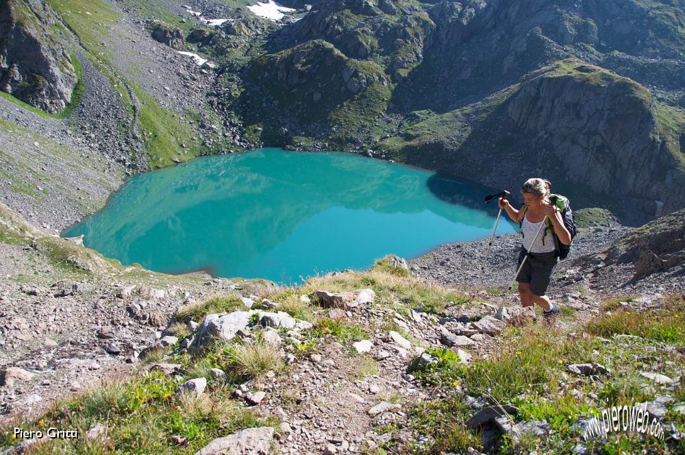 15 Mery e il lago (foto Fulvio).jpg